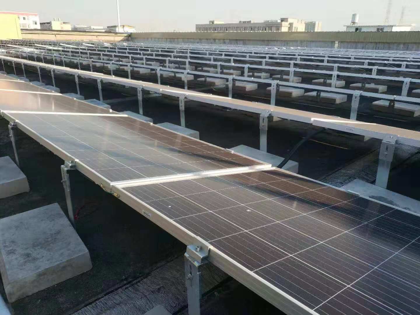 Installation of 1.2 MW Ballast Roof in Jinhua, Zhejiang Province